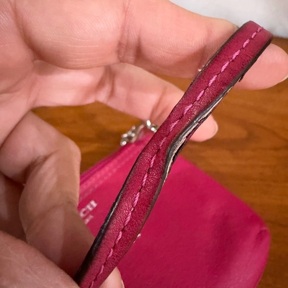 Coach Legacy Leather Universal Travel Wristlet Coin Pouch Case in Fuchsia Pink - Picture 9 of 12